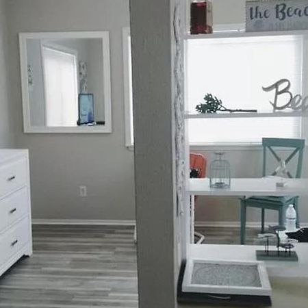 Cozy Beachside Condo With Pool View Corpus Christi Exterior photo